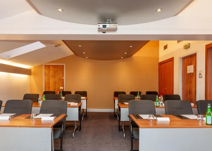 Hotel Plaza Capitole 4*