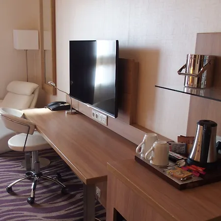 Plaza Capitole Hotel 4*