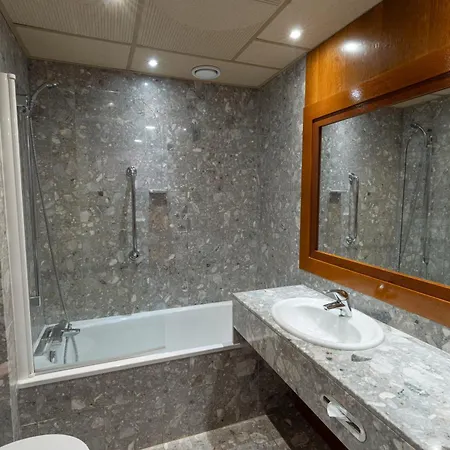 Hotel Plaza Capitole 4*