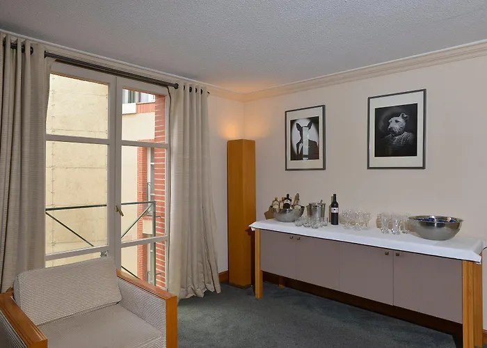 Plaza Capitole Отель Тулуза