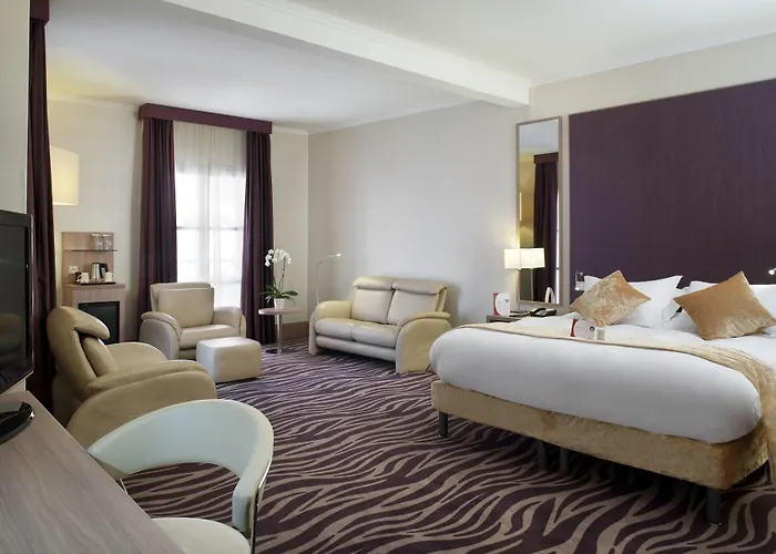 Отель Plaza Capitole 4*